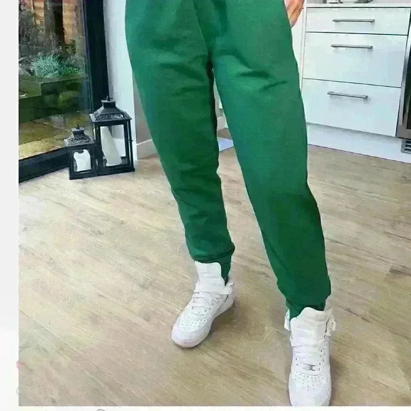 Chelsea Peers Lounge cuffed sweatpants in khaki and hoodie - Picture 4 of 14